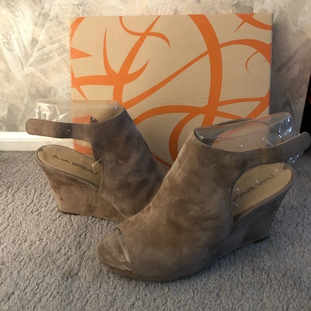 VIA Spiga Beige Suede Wedges Size 9